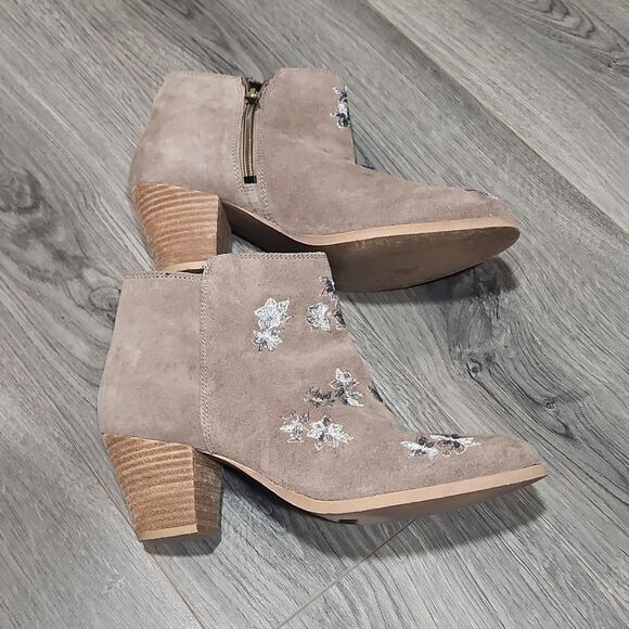 GUC Diba Sleek Suede Leather Embroidered Booties - Picture 2 of 8